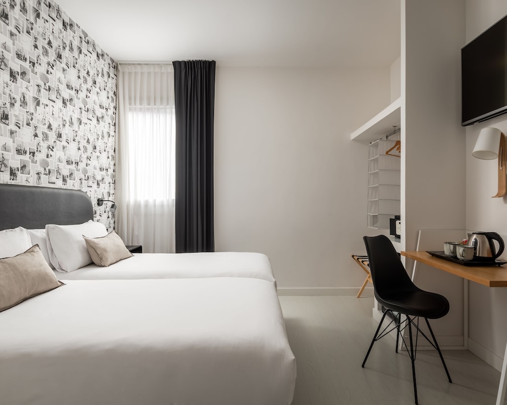 Cosmov Bilbao Hotel** 18/63