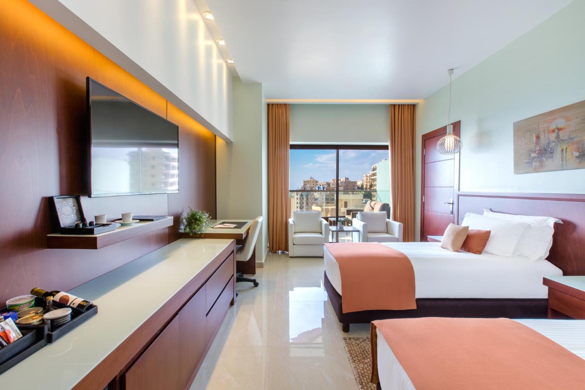 Deluxe, Twin Beds