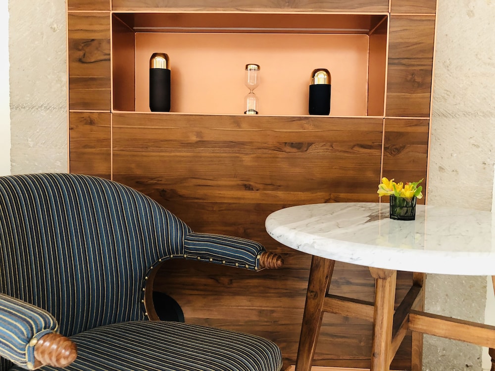 Herencia Hotel By Hosting House 30/50