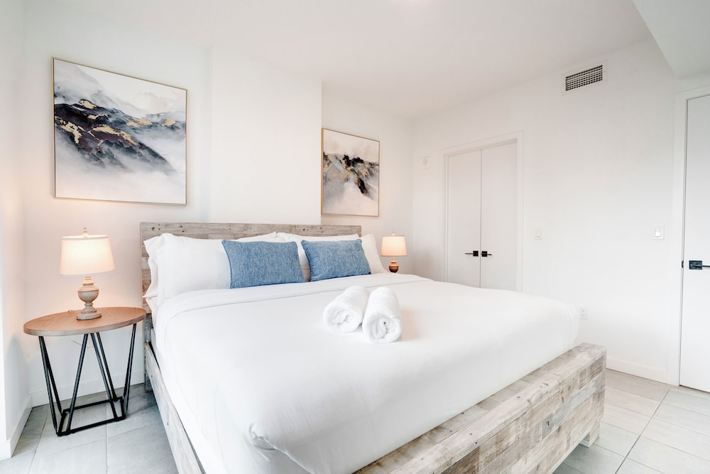 YOTEL Miami, Select by Hilton 12/50