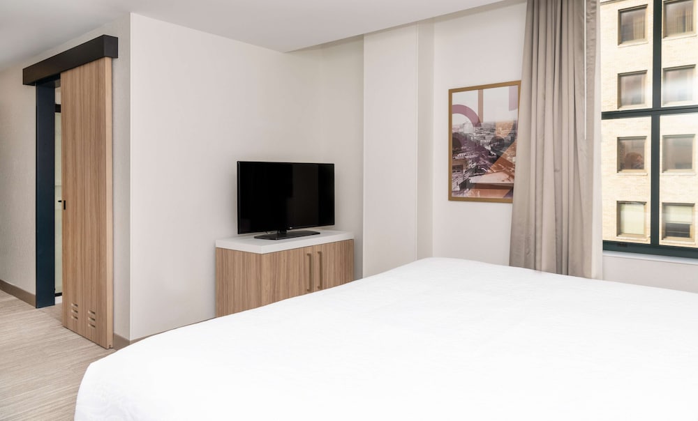 Hilton Garden Inn Flint Downtown 14/54
