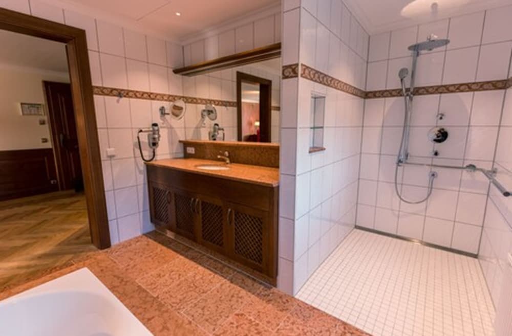 Hotel & Gaststätte Zum Erdinger Weissbräu 54/55