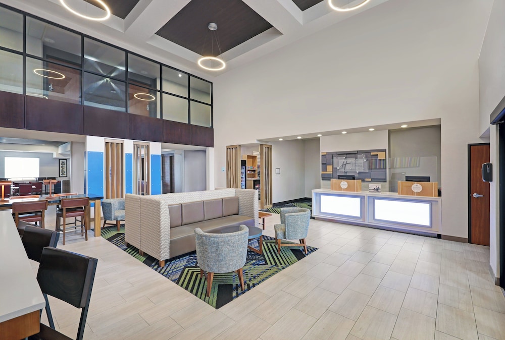 Holiday Inn Express Hotel And Suites Newport 46/76
