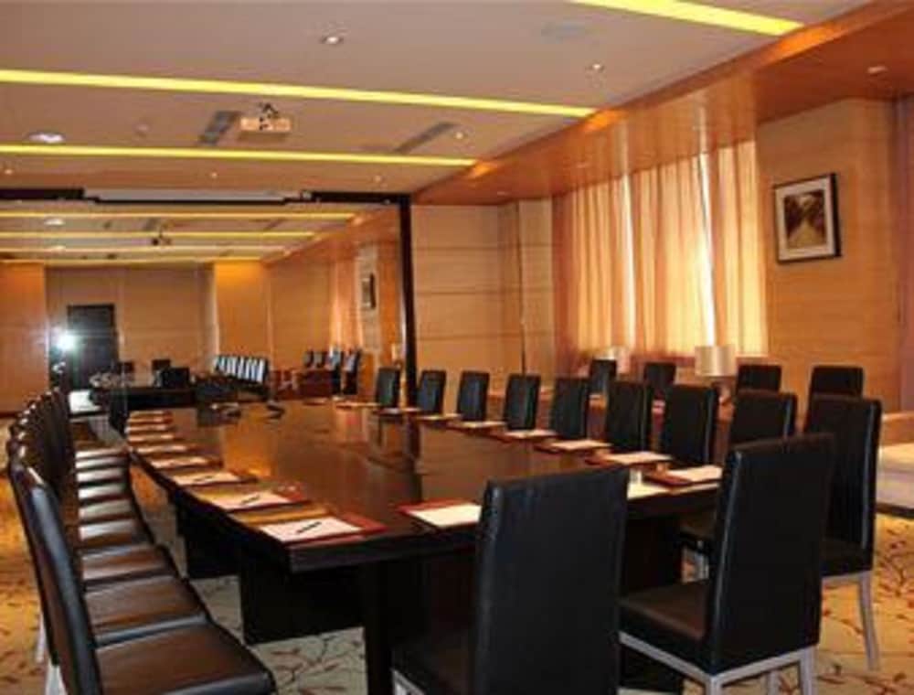 Ramada Plaza by Wyndham Weifang 28/29