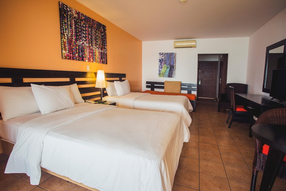 Royal Decameron Mompiche 15/48