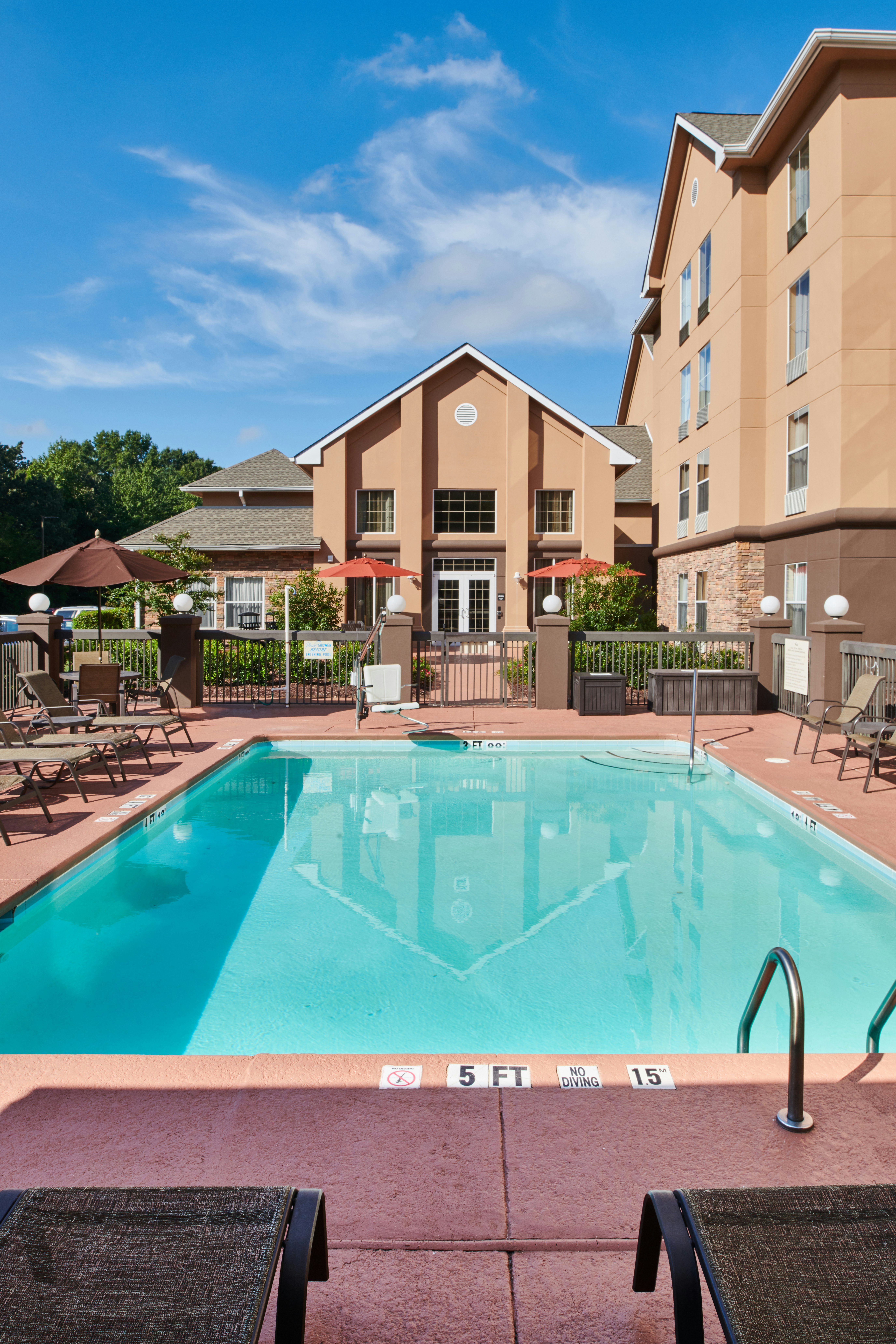 Hampton Inn And Suites Chapel Hill Druham 55/57