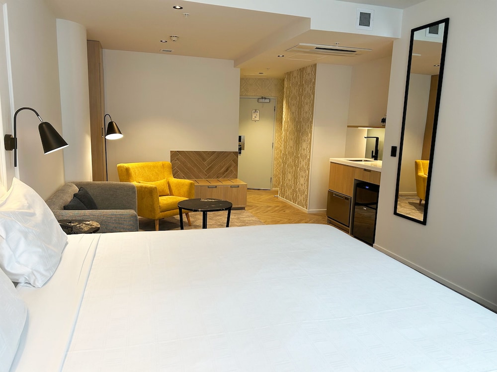 Legacy Airedale Hotel Auckland 53/67