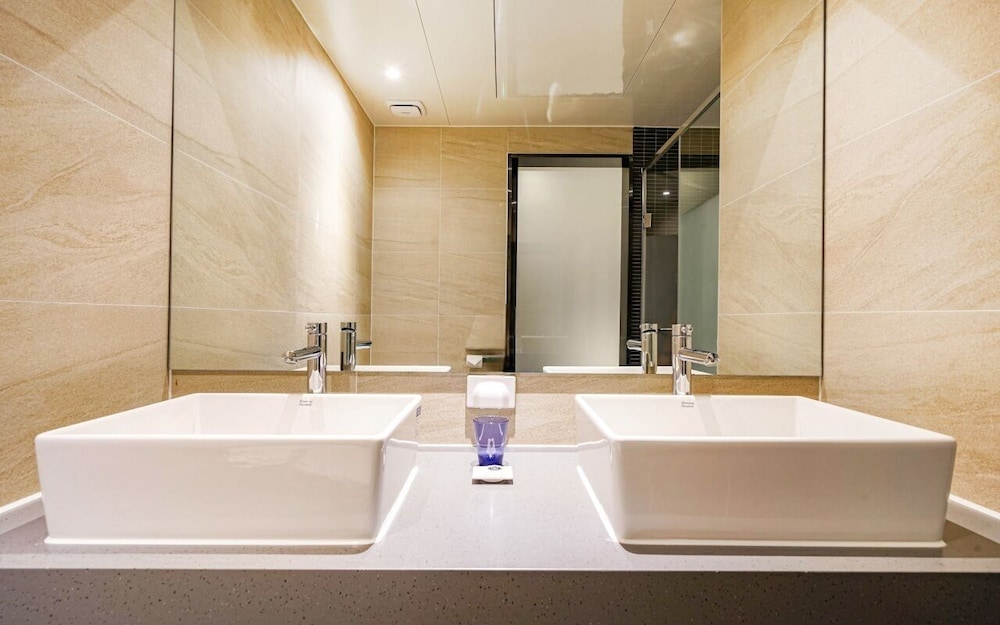 Haeundae Thevan Hotel 50/50