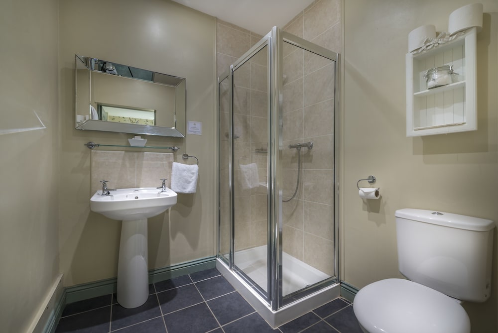 The Golden Fleece Hotel 50/50