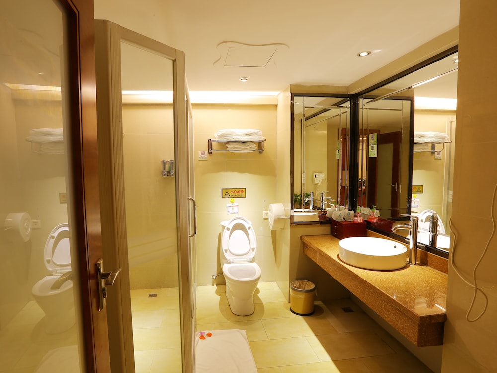 Victoria Hotels 17/18