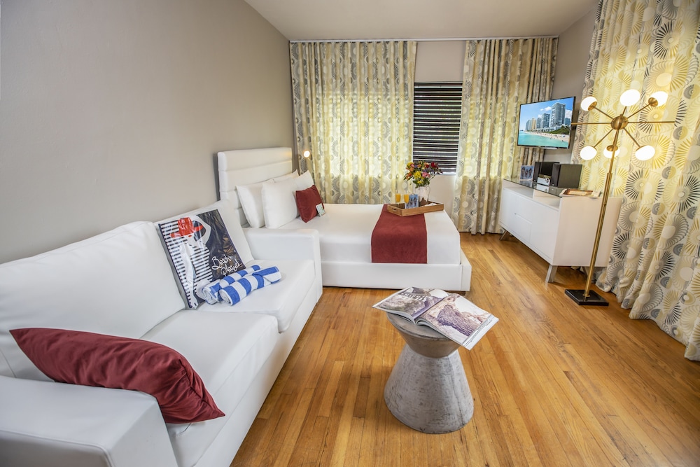 Beachside All Suites Hotel 15/38
