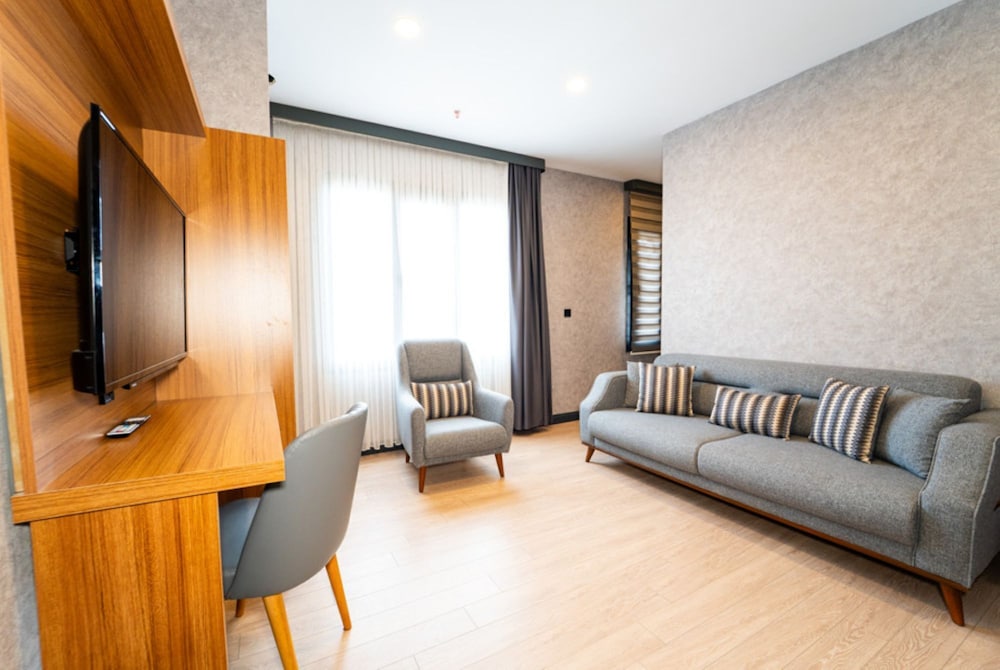 Educity Suit & Hotels 25/50