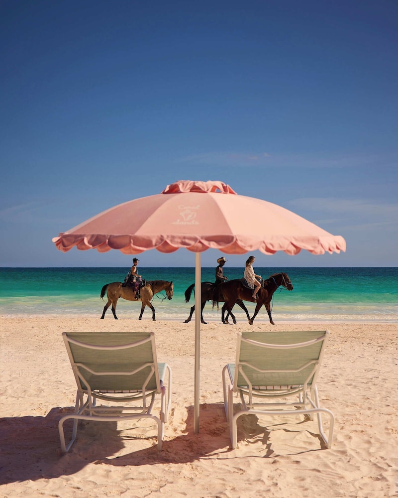 CORAL SANDS HOTEL 71/77