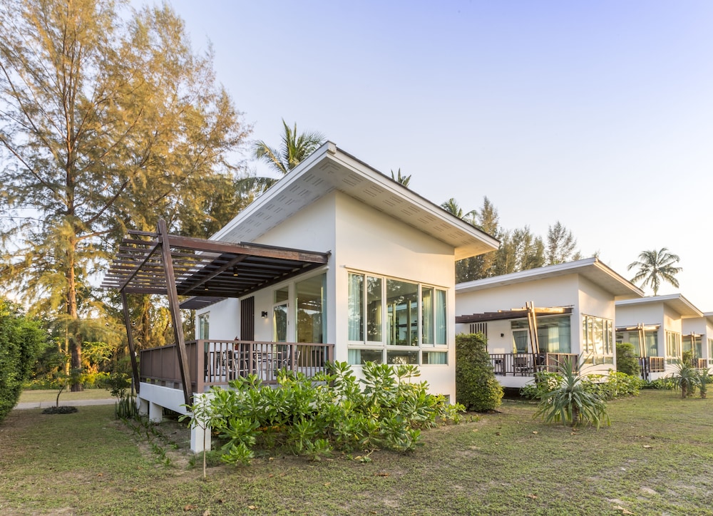 Kantary Beach Hotel in TAKUA PA