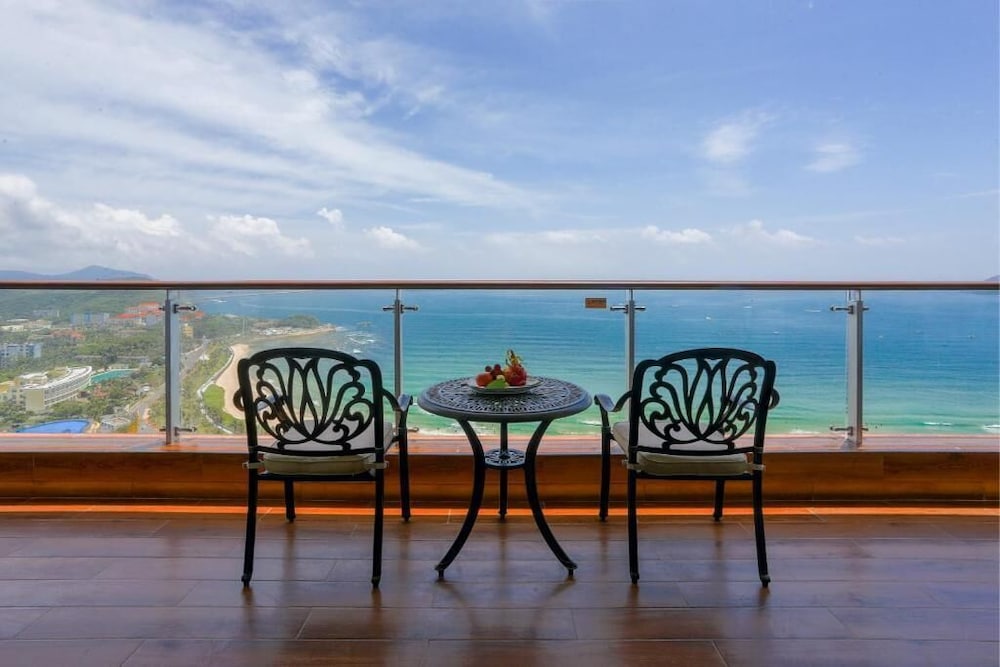Dadonghai Hotel Sanya 40/48