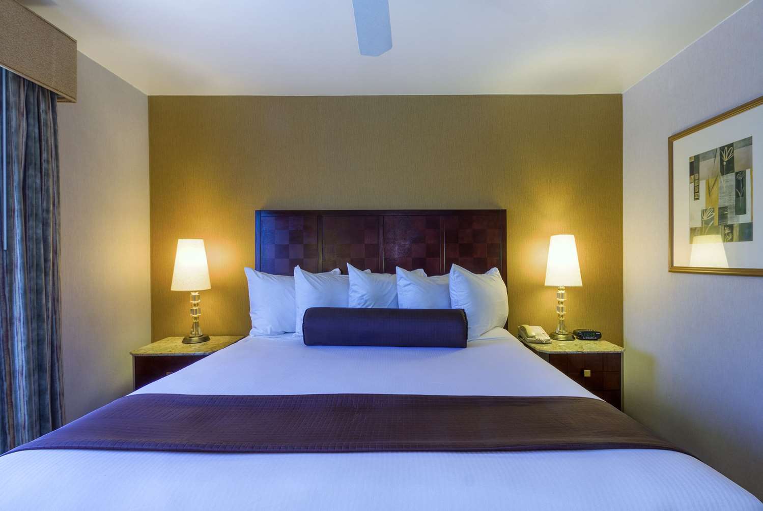 Ramada By Wyndham Costa Mesa/Newport Beach 6/38