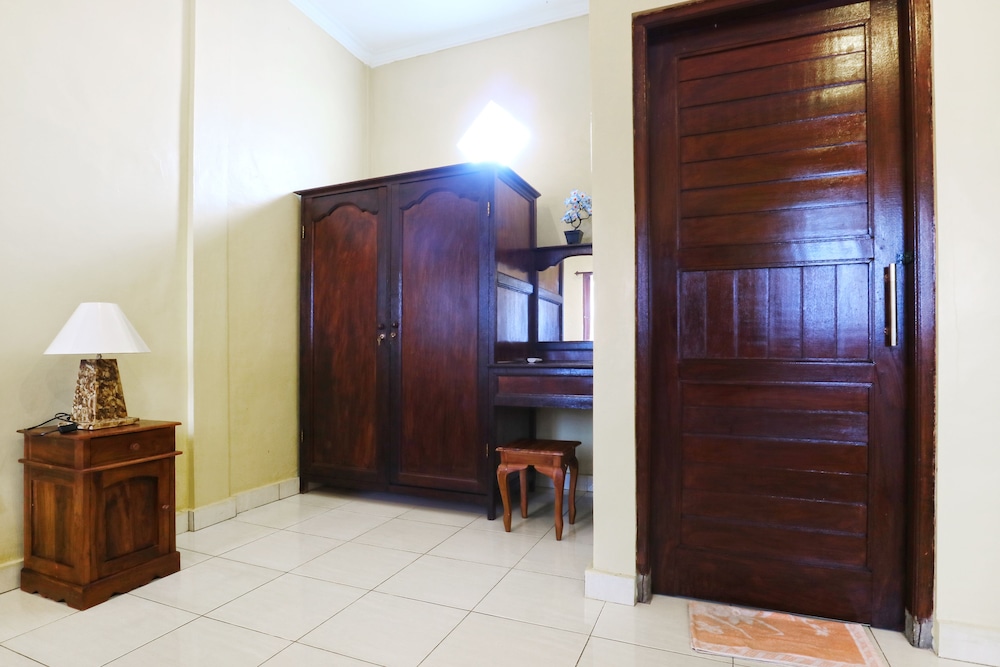 Jungut Guest House by ZUZU photo3