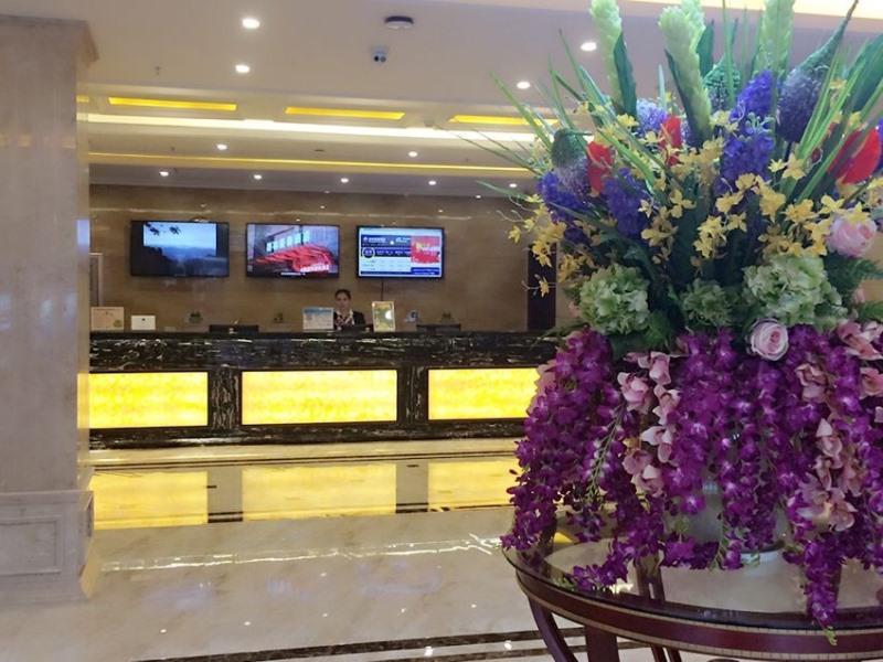 GreenTree Inn Jiangxi Shangrao Qianshan Ehu Avenue Express Hotel 6/26
