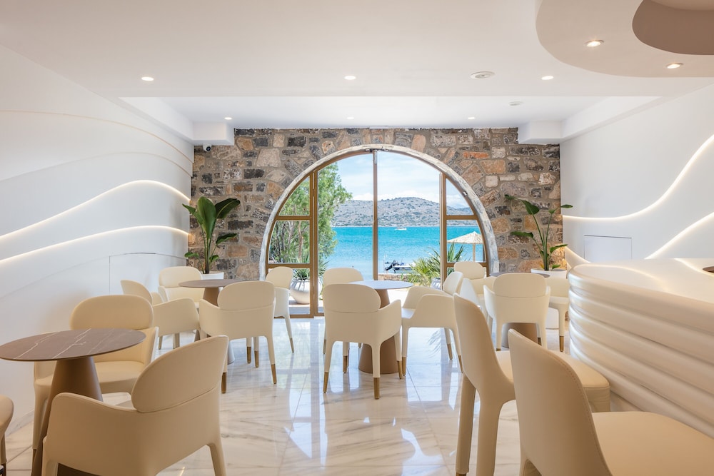 Naiades Beach Hotel – Adults Only 118/132