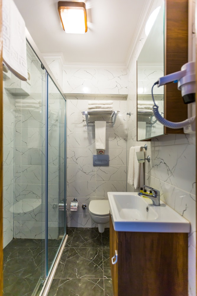 Old Town Boutique Hotel 50/50