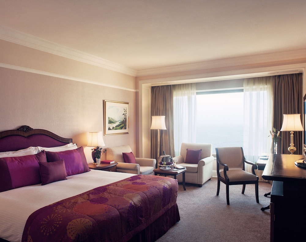 TAJ LANDS END 23/84