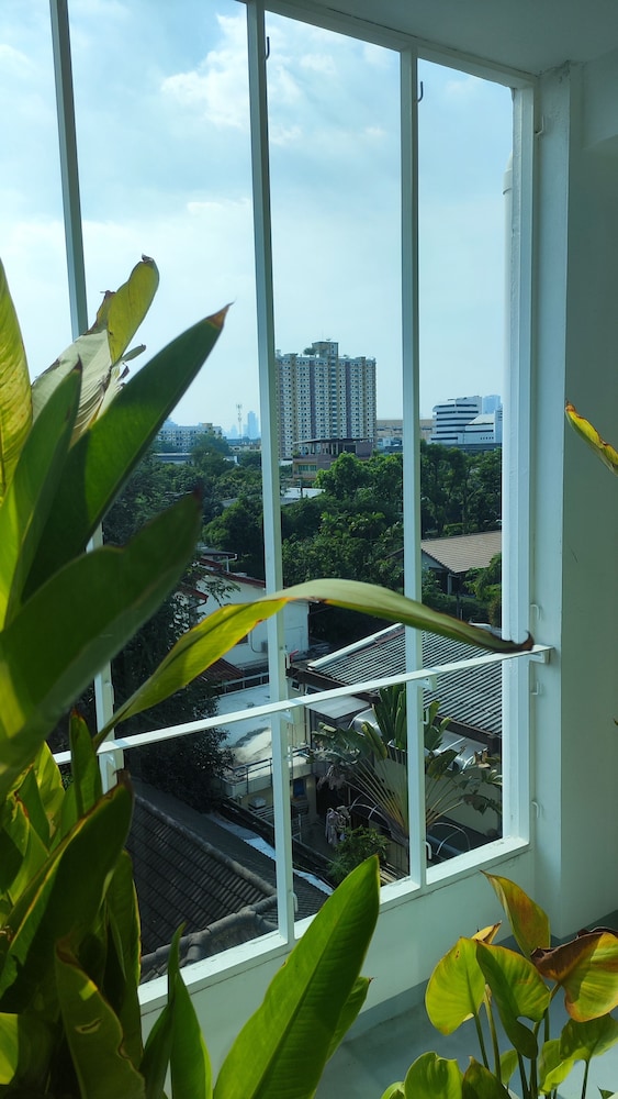 ResT Bangkok Poshtel 2/50