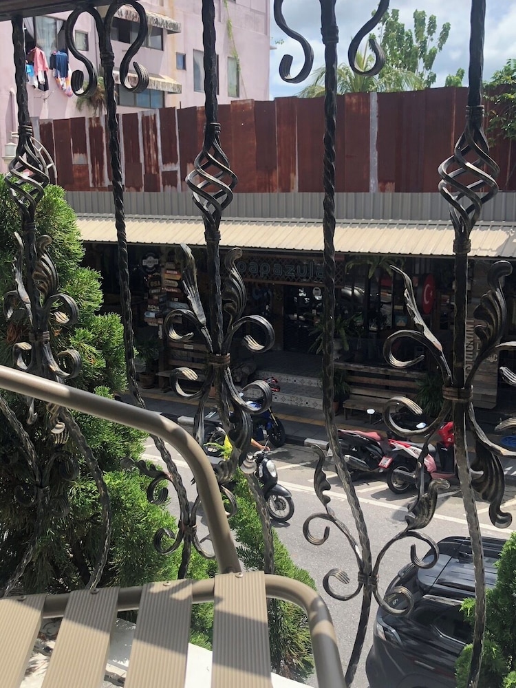 Casa Blanca Boutique Hotel 69/73