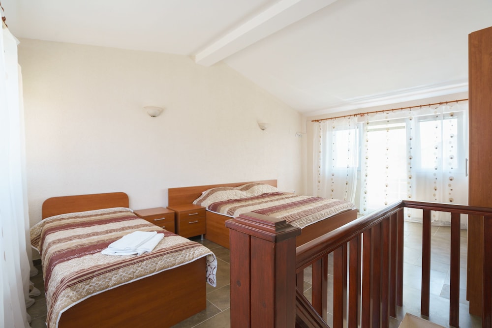 Apartments Lora 17/50