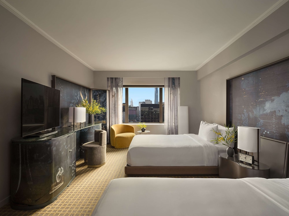 PARKLANE, 2 QUEEN BEDS