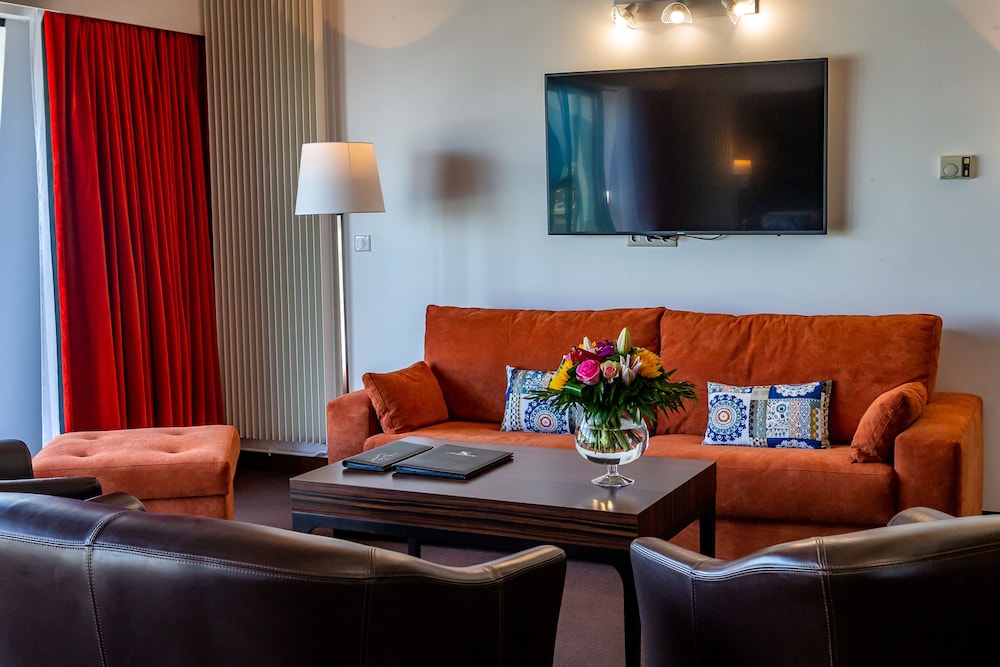 HOTEL LE GRAND PAVOIS 48/87