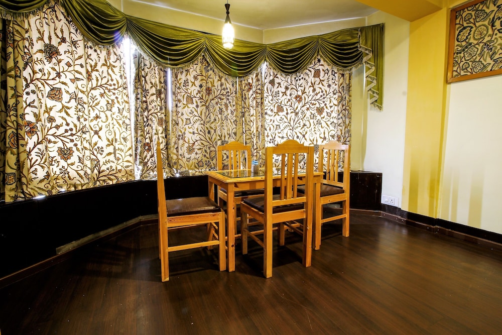 Welcome Hotel At Srinagar 26/50