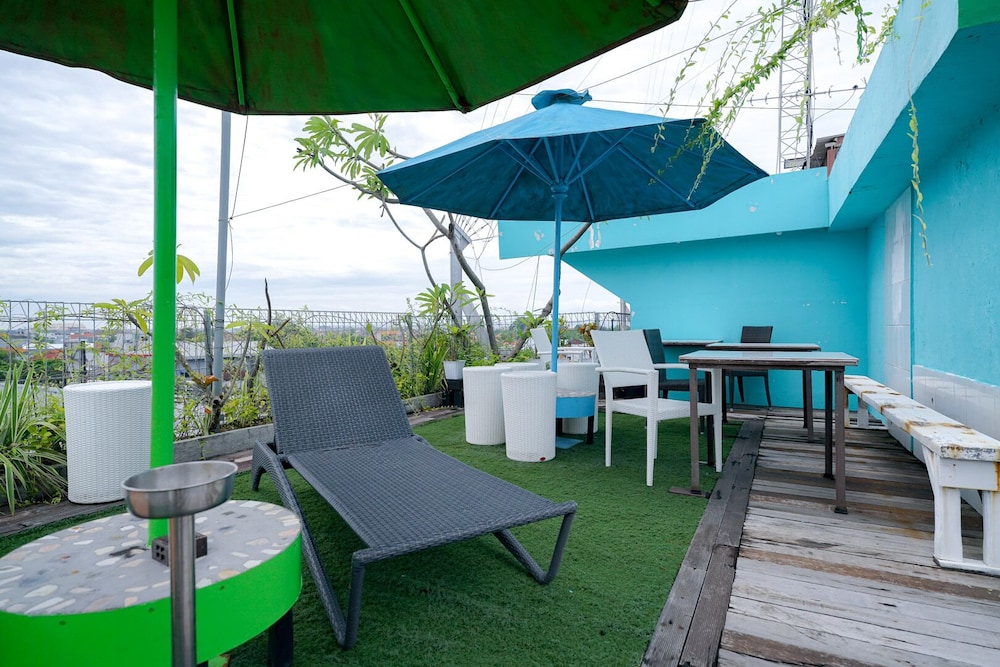 Sans Sunset Point Seminyak 60/69