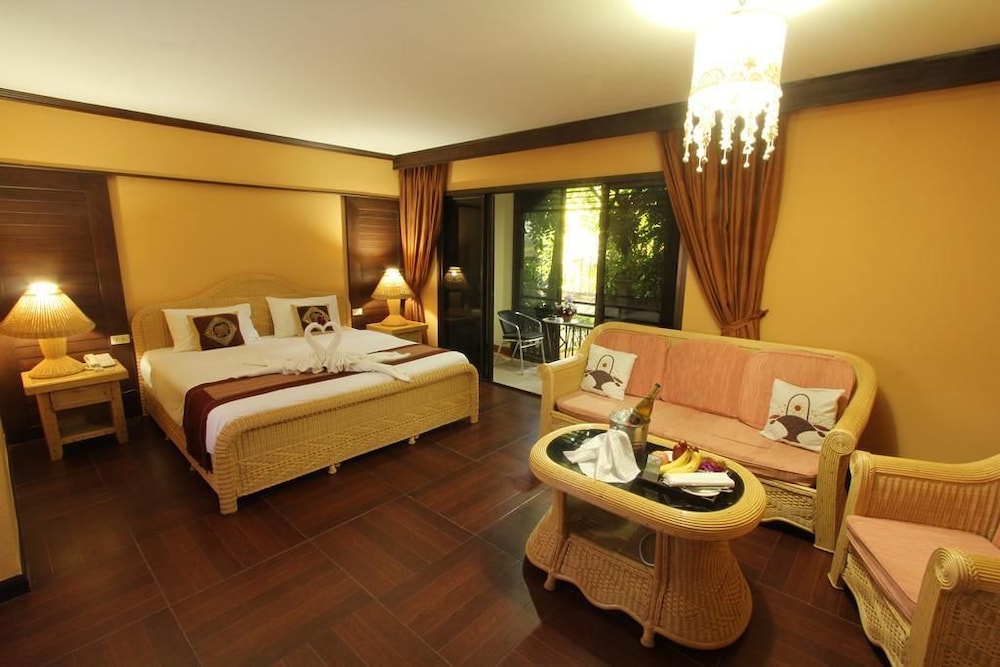 PHOOM THAI GARDEN HOTEL 10/22