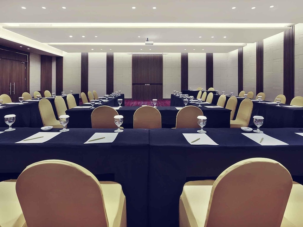 Mercure Karawang 59/66