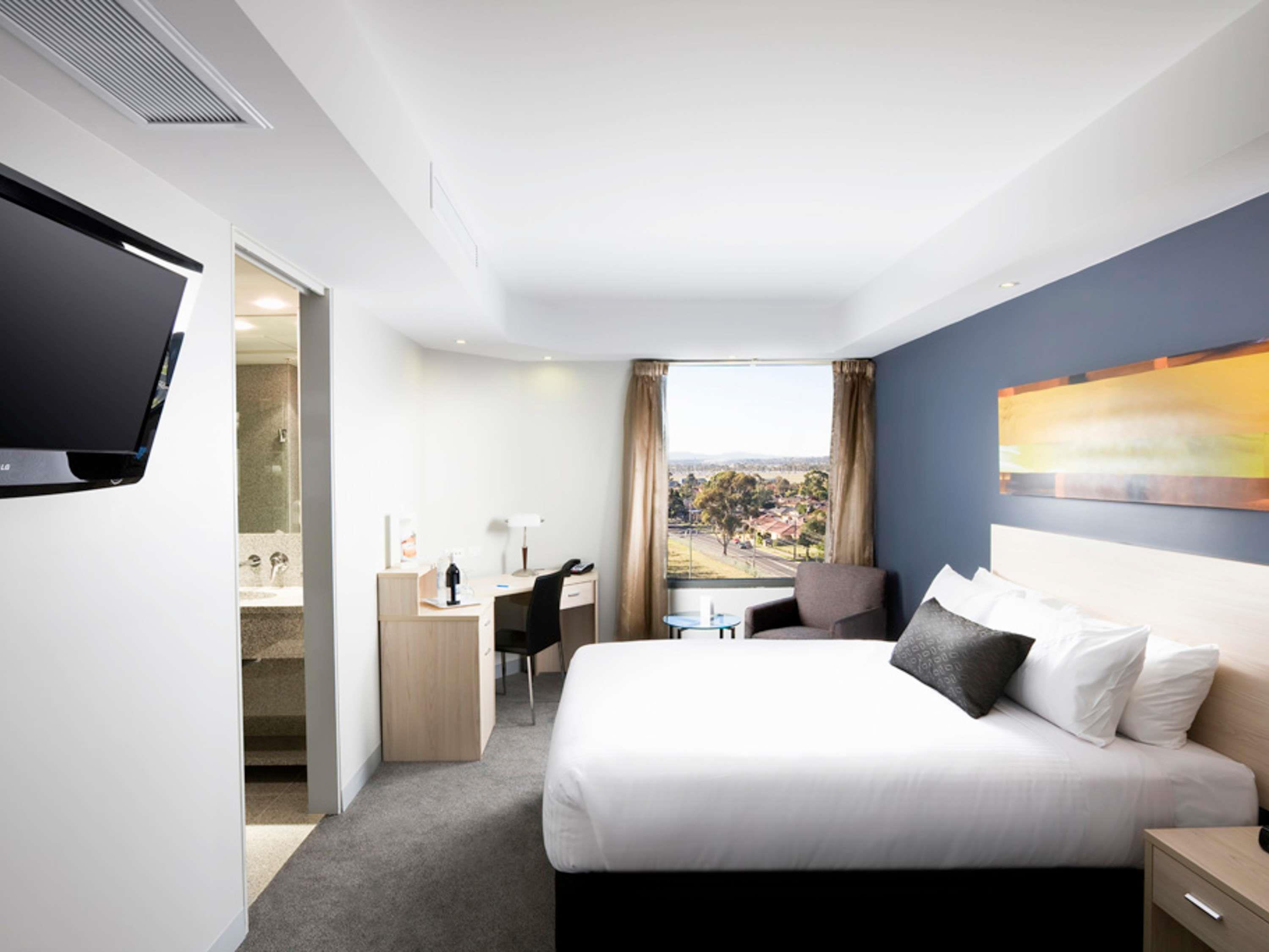 CONNECTING, FAMILY SUITE