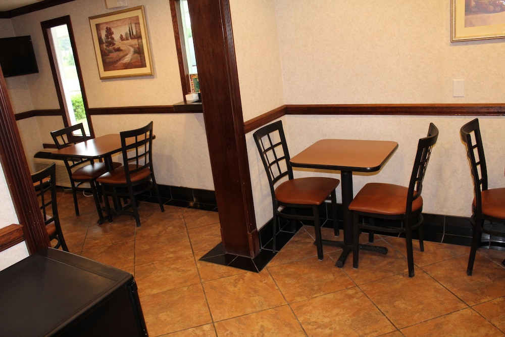 Americas Best Value Inn Conyers 39/54