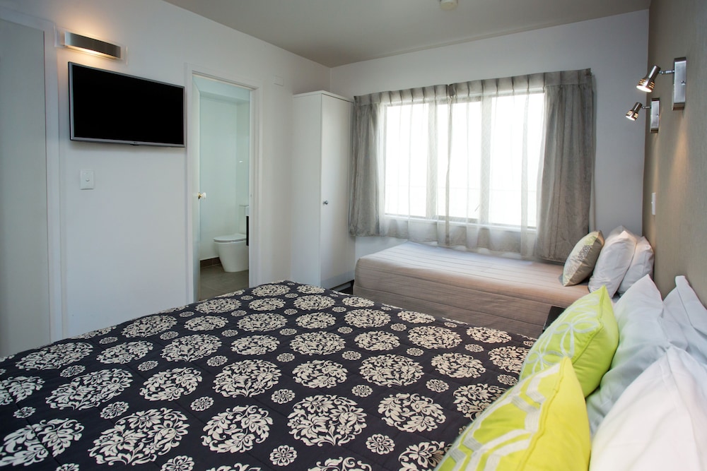Cable Court Motel 19/37