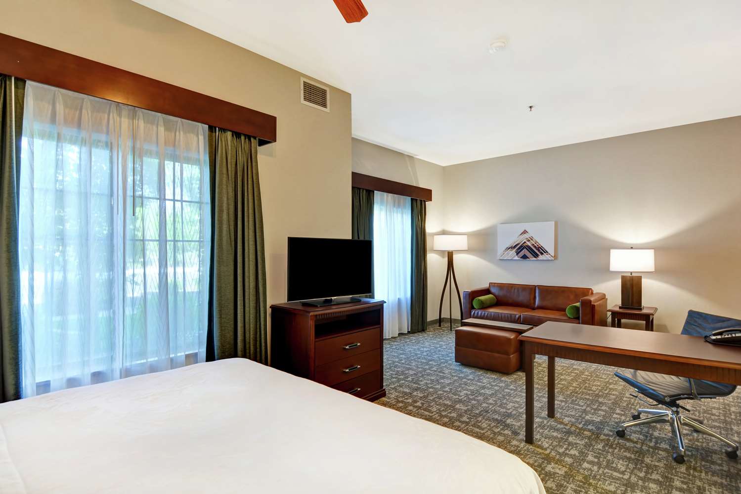 STUDIO, SUITE, KING BED