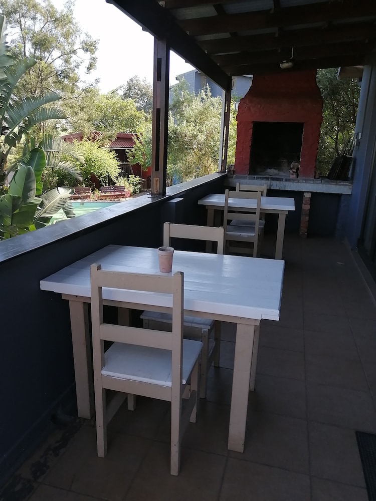 Ibis Place Guest House 31/50