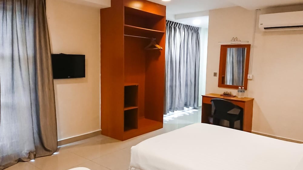Aeton Hotel 10/61