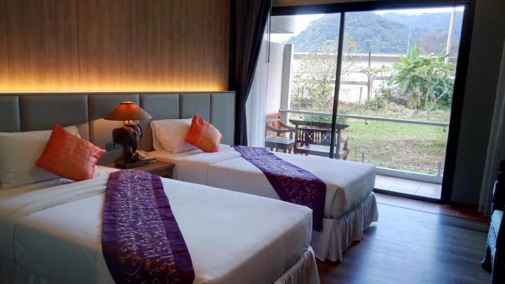 Chang Buri Resort And Spa 16/46
