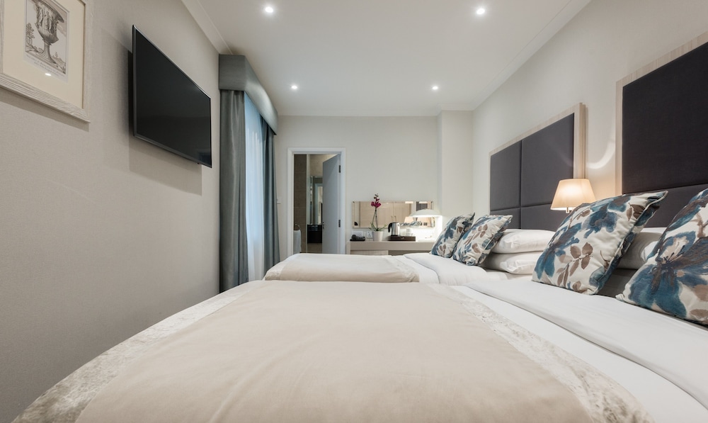 FAMILY, 2 DOUBLE BEDS