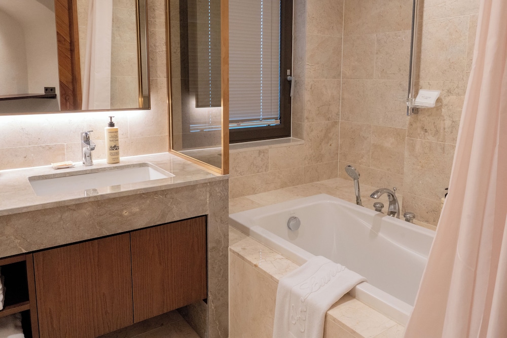 Eco Land Hotel 45/46