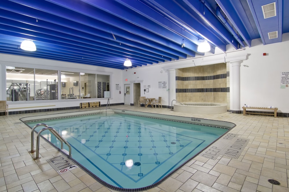 Holiday Inn Hotel Suites St Catharines Conference Ctr 5/81