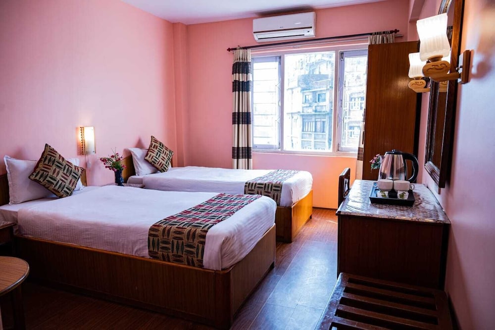 Kathmandu Prince Hotel 11/32