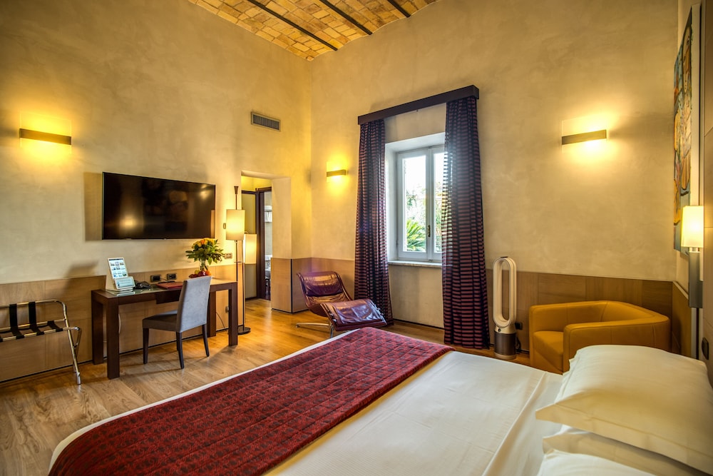 DELUXE, DOUBLE BED