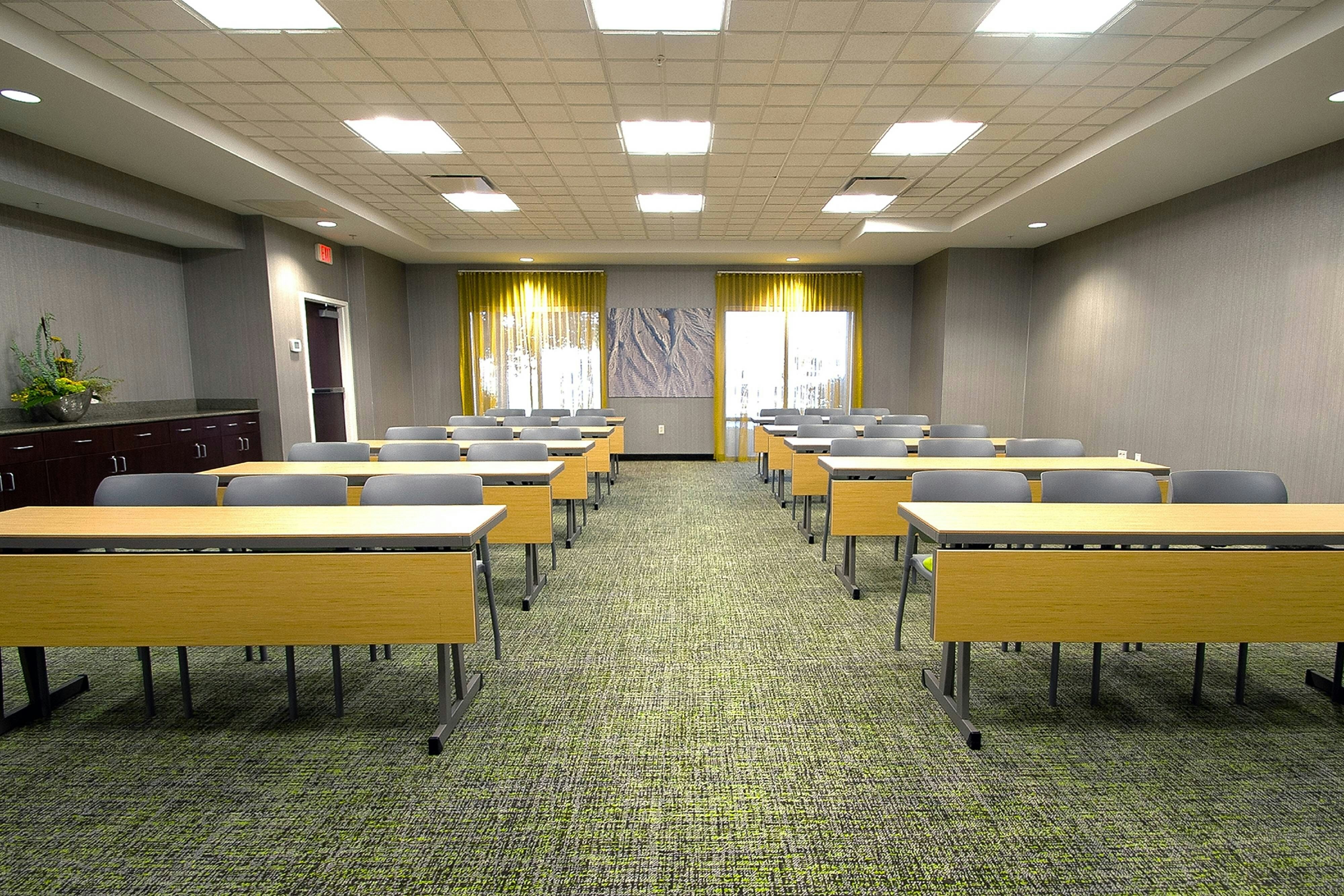Springhill Suites by Marriott Louisville Airport 41/48