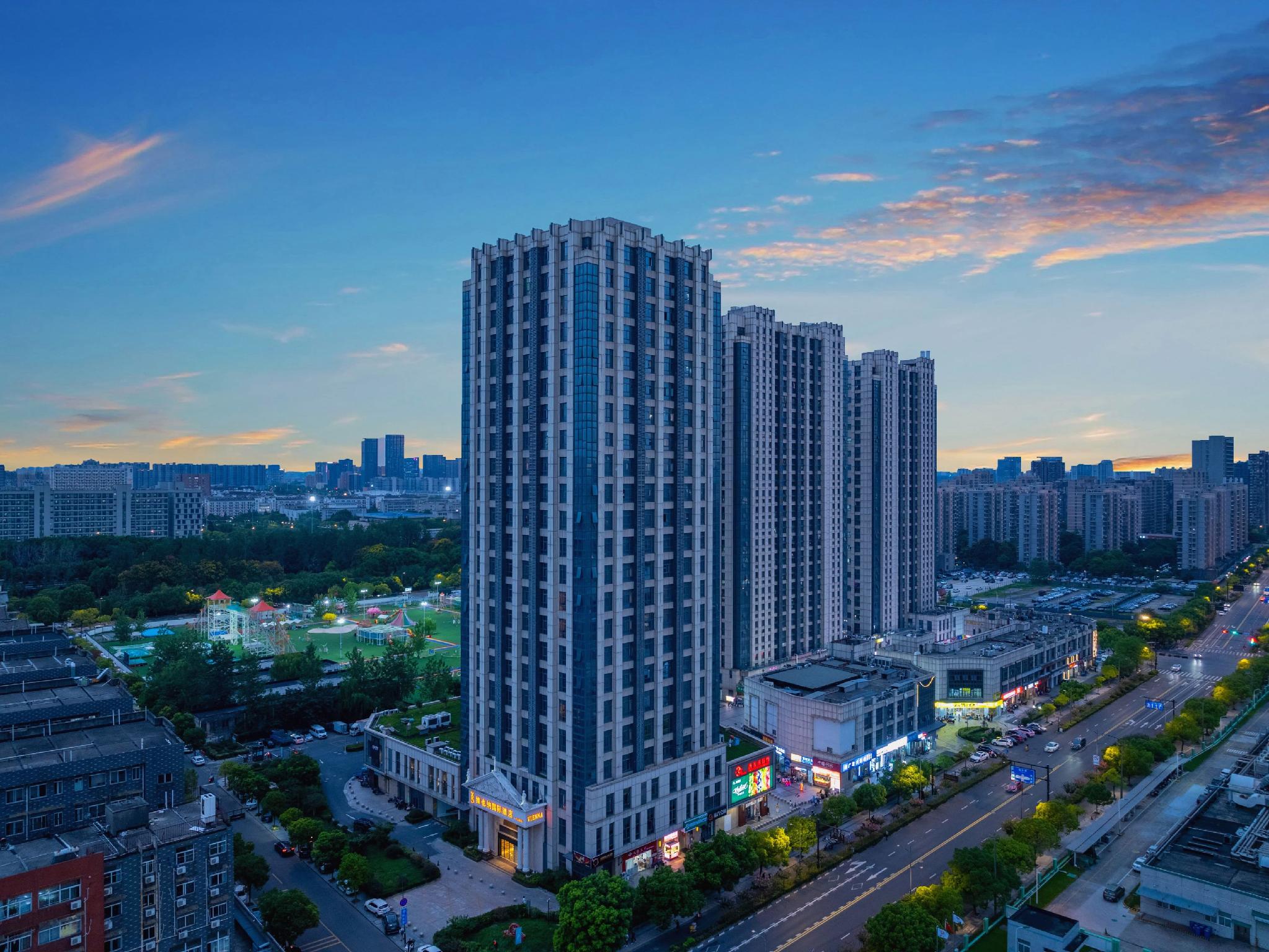 Vienna International Hotel (Hangzhou Xiasha University Town) 1/43