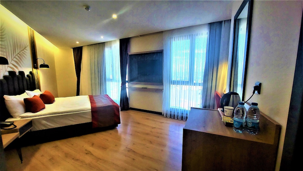 GORUKLE KOZA HOTEL 18/30