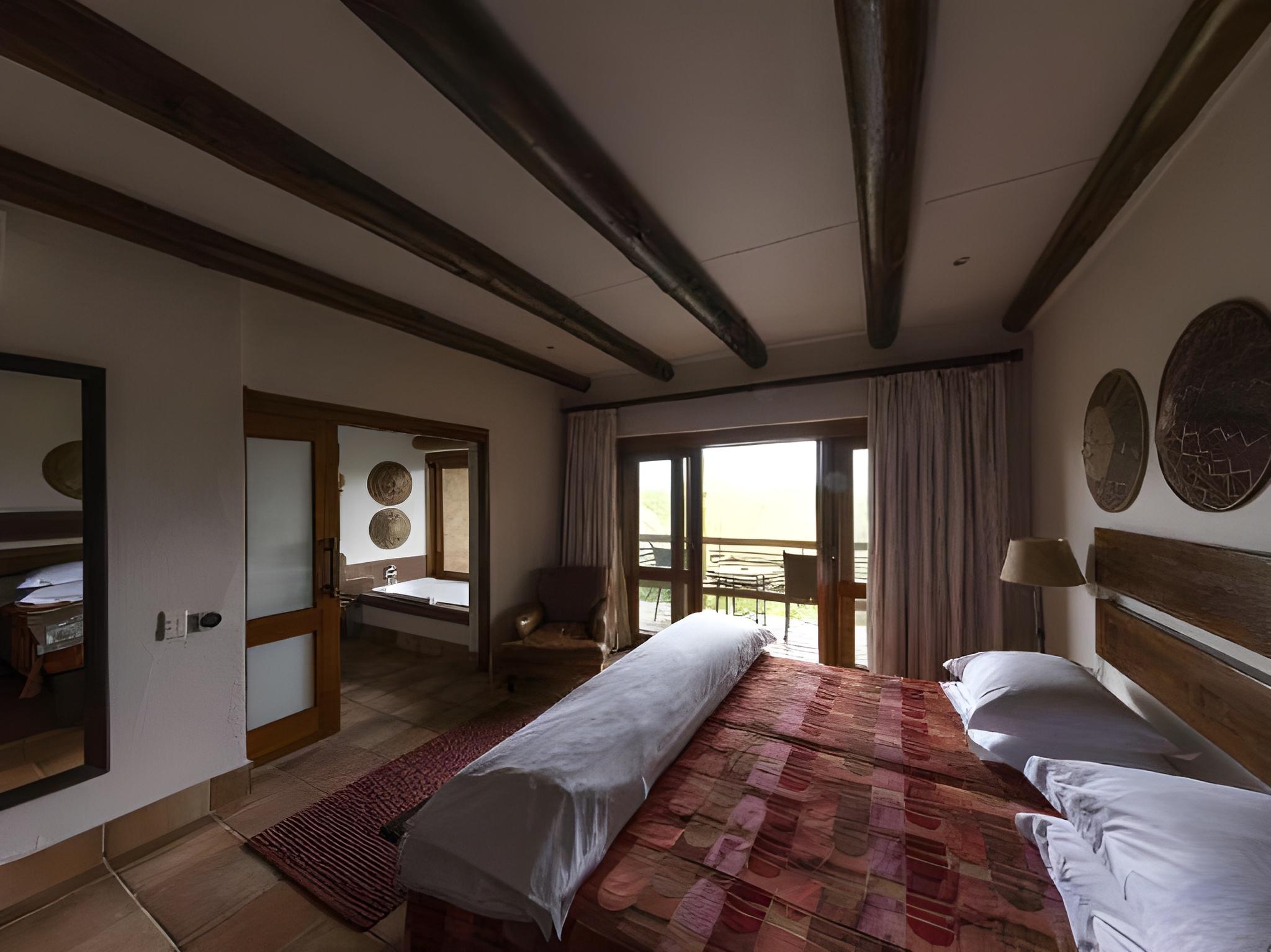Courtyard, Suite, King Bed